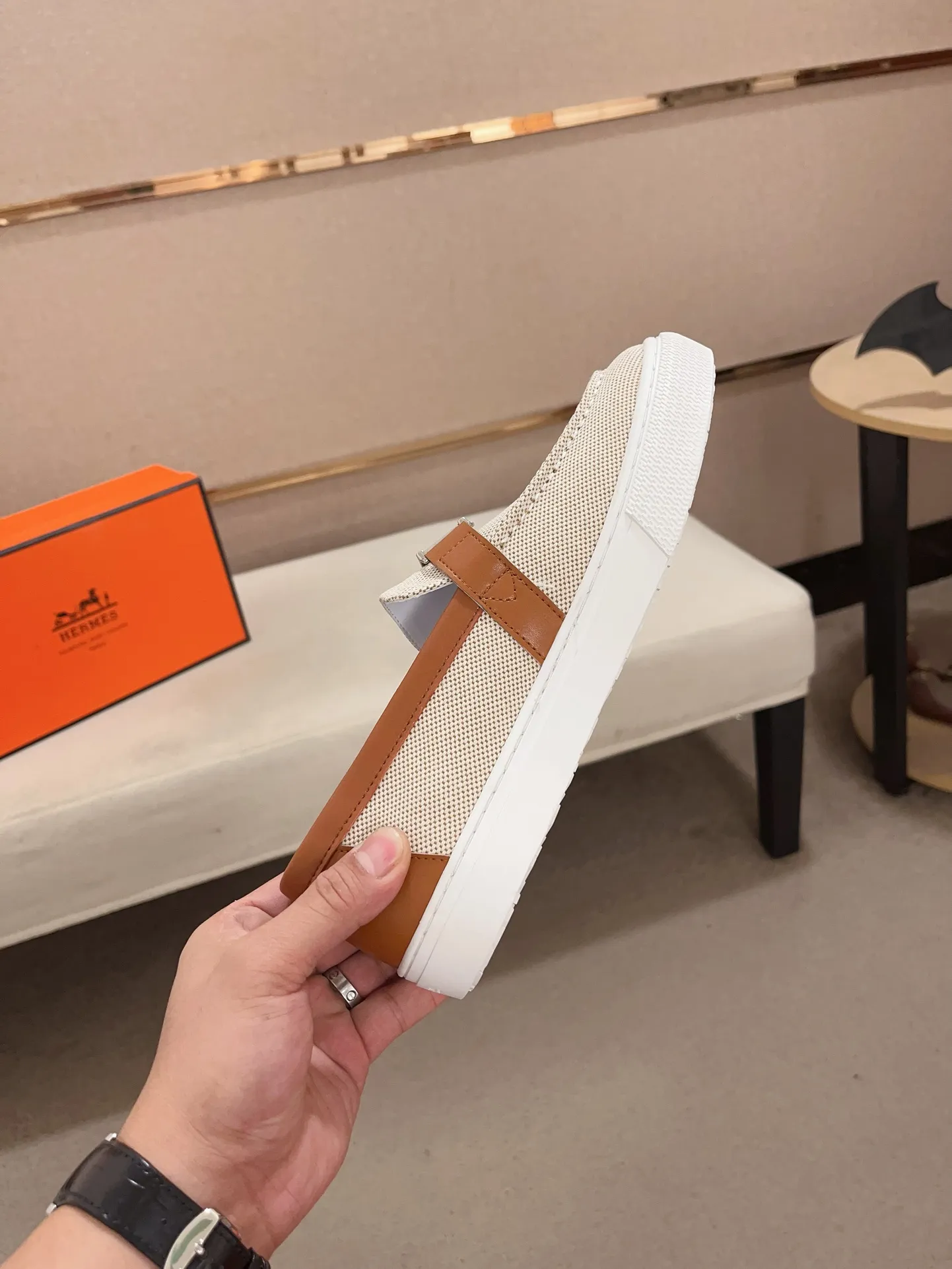 Men's clothing and shoes💰: 400💰《HERMES》【Classic Original Version】Hermès; Top 🔝 Purchasing Agency 🔍🔍Men's latest 🇺🇸 counter sales simultaneously, original ▲▲cowhide imported from Italy ▲▲Exquisite workmanship (Italian 🇮🇹Imported water-dyed 🐂cowhide lining) sole: original sole provided by the original factory, ⚠️exclusive double-layer activity·TPR·rubber·combined molded outsole; Code number: 38-44 (45/46 can be customized, non-refundable)